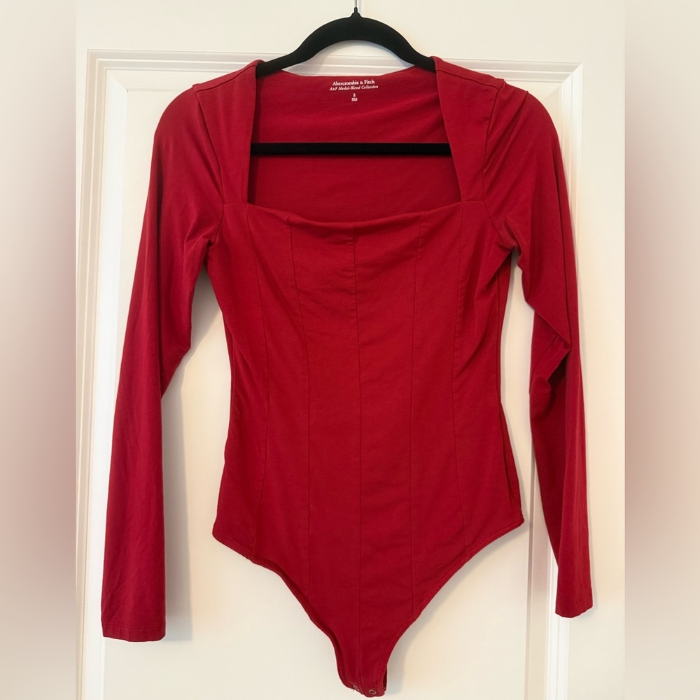 🛍️ 3/$25 A&F Modal Blend Red Long Sleeve Bodysuit S